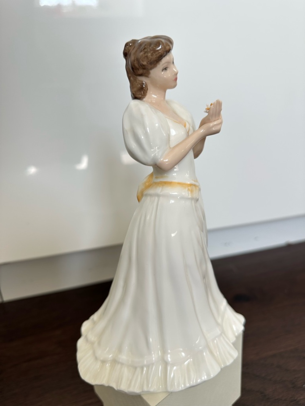 Royal Doulton “Maria” HN3381 Figurine 1993 Hand Painted Bone China England - Picture 2 of 6